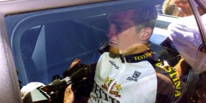Richard Virenque dans une voiture suite à l'affaire Festina sur le Tour de France